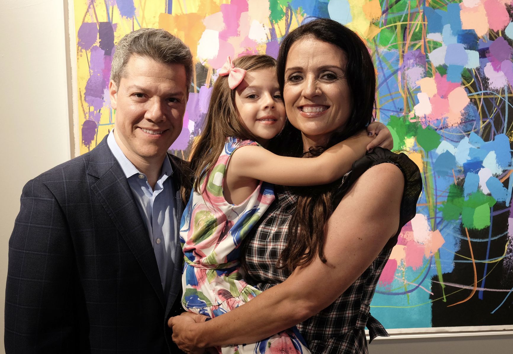 112019_MNS_full_Come_Here_004 Jenni Pulos Jonathan Nassos with daughter,